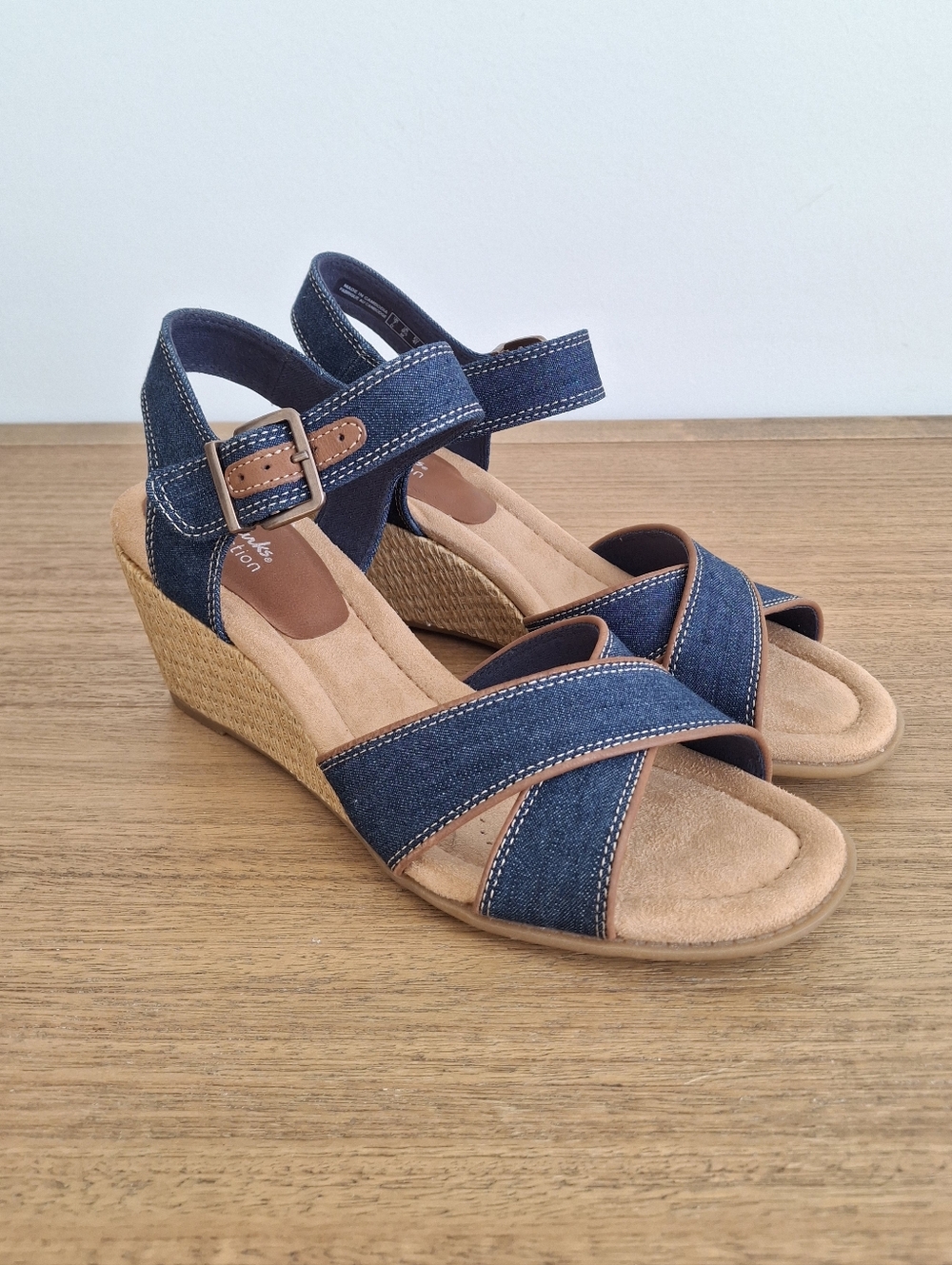 (New) Clarks – Emmalae Iris Wedge Sandals (Dark Denim) – Women's 9.5